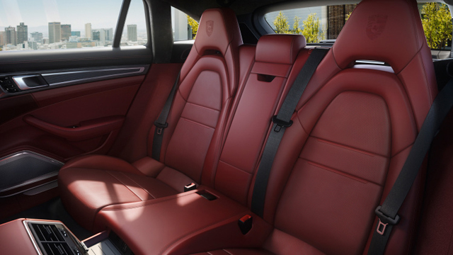 2017 Porsche Panamera Sport Turismo3