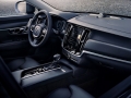 2017 Volvo V90 Cross Country15