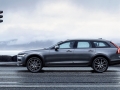 2017 Volvo V90 Cross Country4