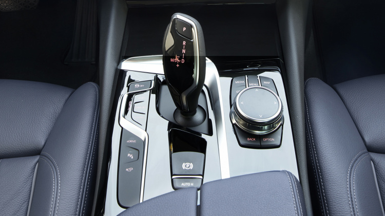 2018 BMW 530e iPerformance9