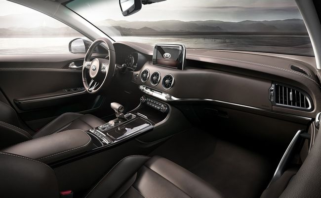 2018 Kia Stinger11