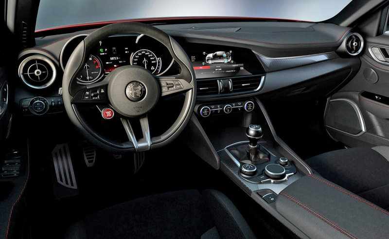 2019 Alfa Romeo Giulia Coupe8
