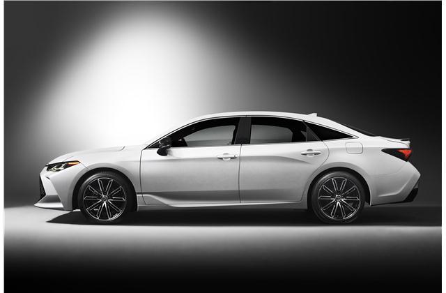 2019 Toyota Avalon1