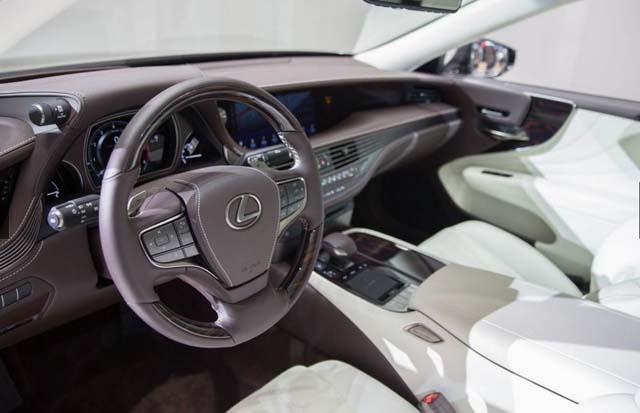 2018 Lexus LS 500 interior