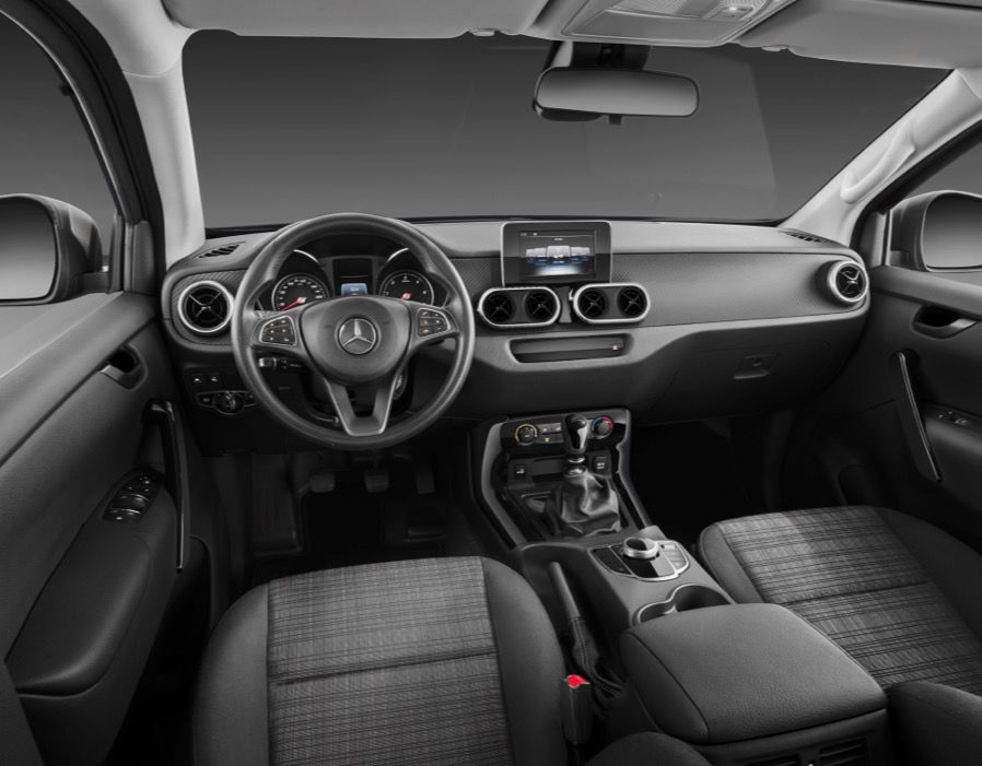 2018 Mercedes X-Class interior