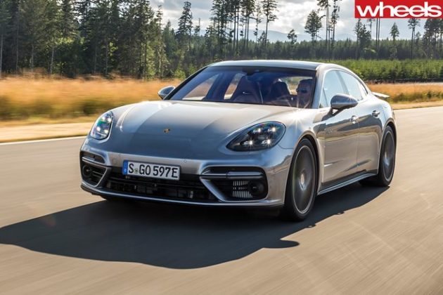 2018 Porsche Panamera Turbo S E-Hybrid